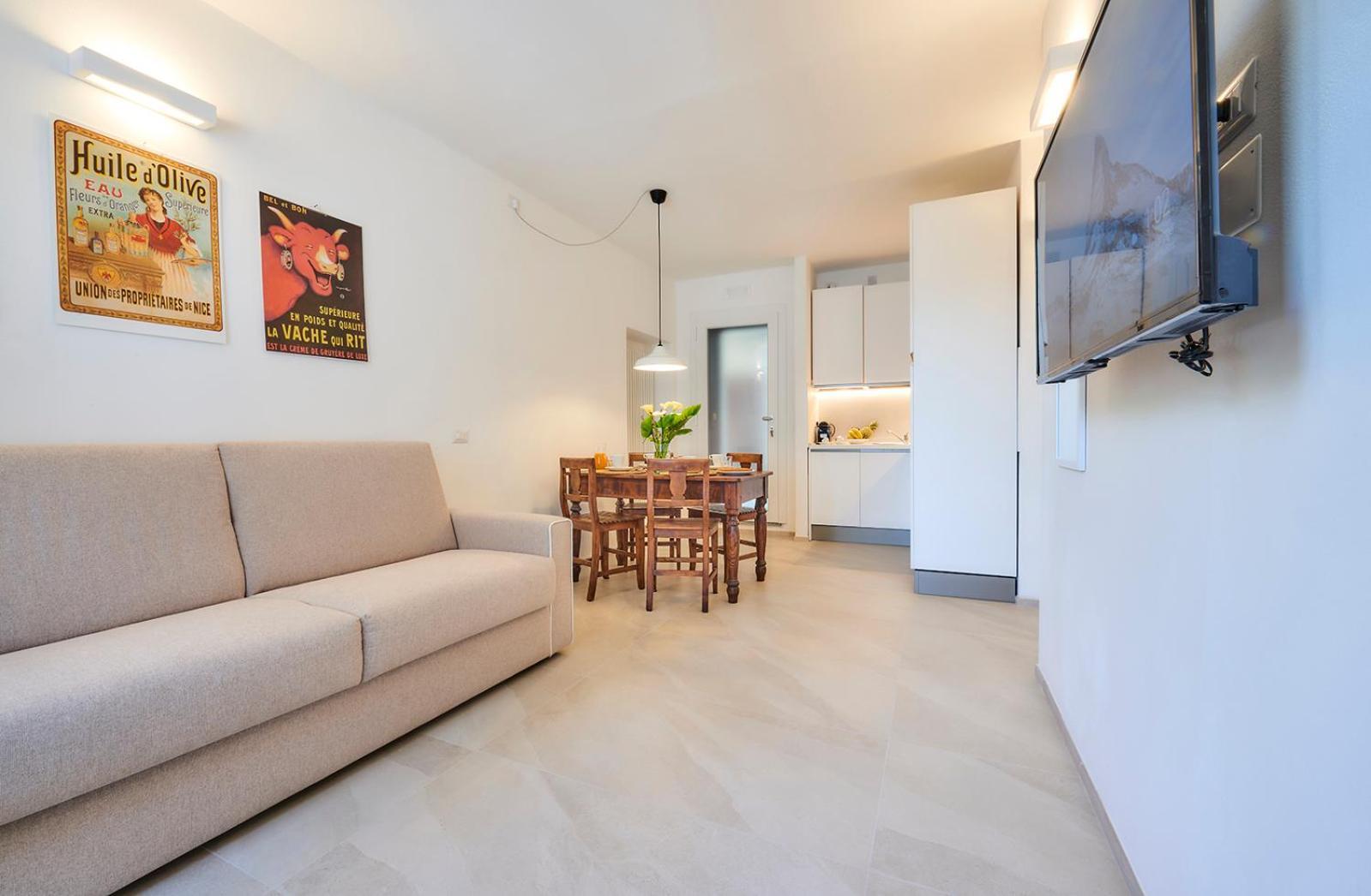 Sisters' House Apartment Varenna Bagian luar foto