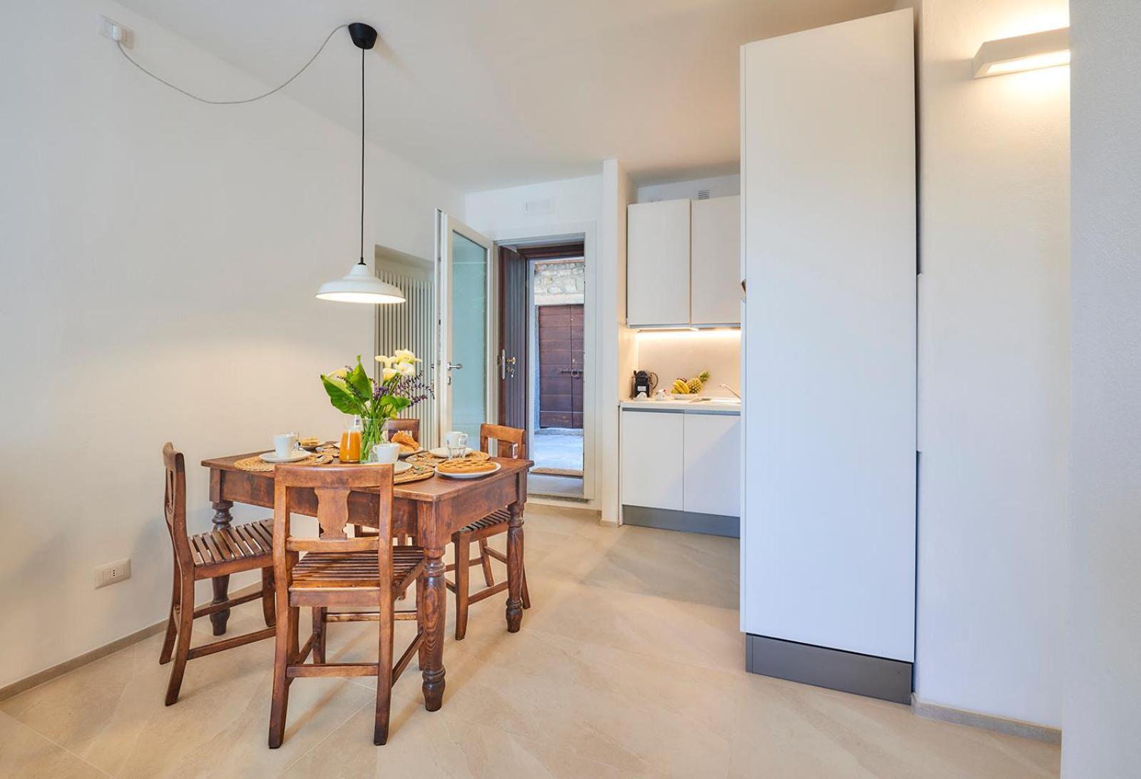 Sisters' House Apartment Varenna Bagian luar foto